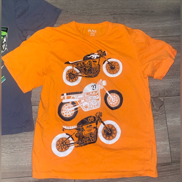 Two for one ( 7-8 boys) short sleeve - Picture 2 of 4